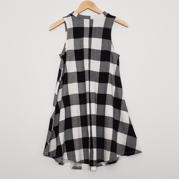 Sleeveless black/white plaid swing dress - Picture 2 of 5
